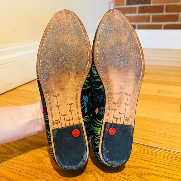 CAMPER TWS Leather Ballet Flats Shoes Flowers Embroidered Insects Ladies Euro 38 - Picture 16 of 16